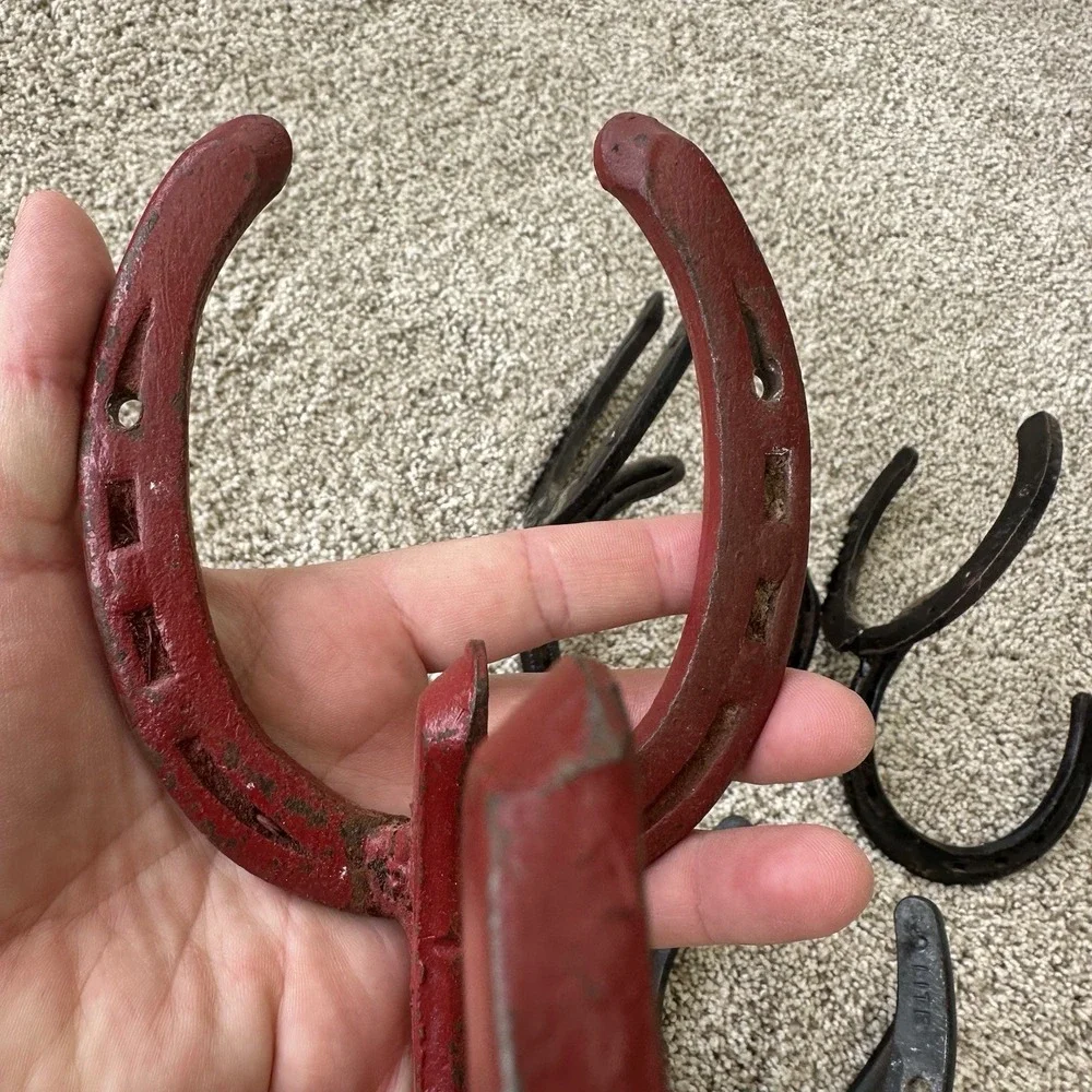 GUN rustic wall RACK horseshoe western hanger coat curtain 4 piece set Red Black